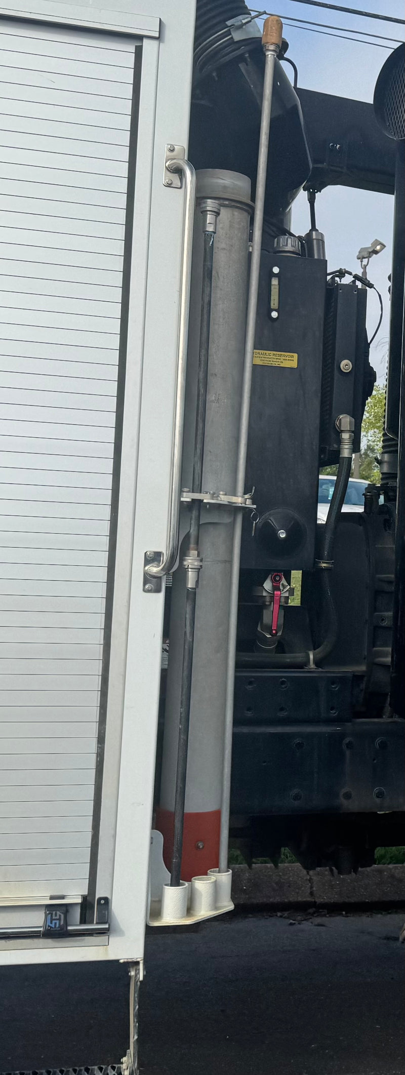 Load image into Gallery viewer, Aluminum Tube with 8&quot; Male Ringlock * 8&quot; HydroVac Cuff (AMY)
