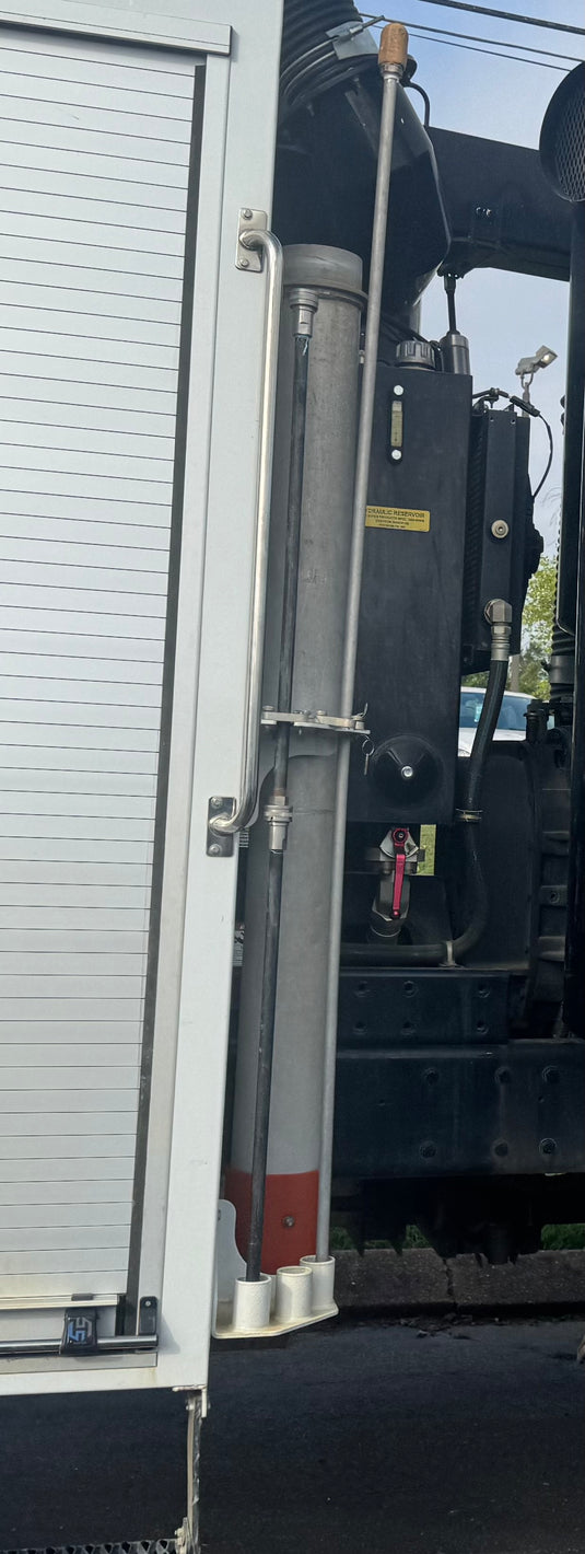 Aluminum Tube with 8" Male Ringlock * 8" HydroVac Cuff (AMY)